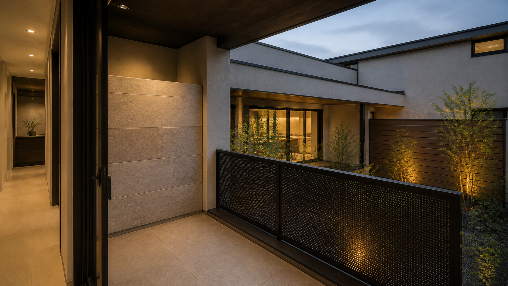 18 courtyard balcony